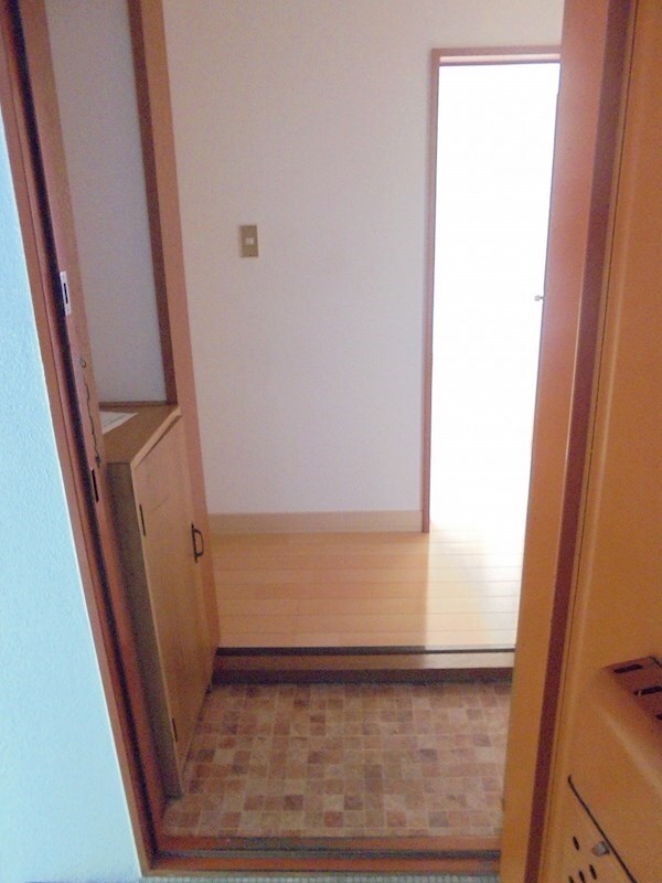 写真は203号室です（参考） ヤングハイツ