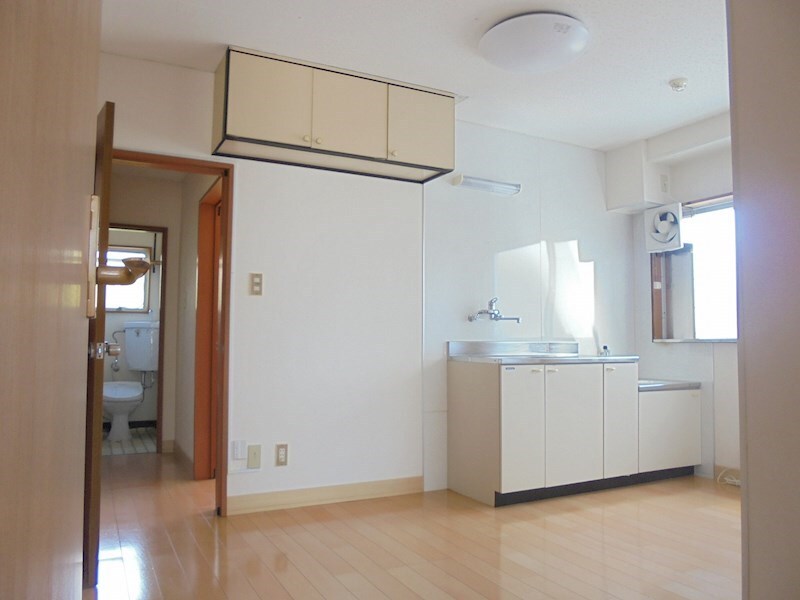 写真は203号室です（参考） ヤングハイツ