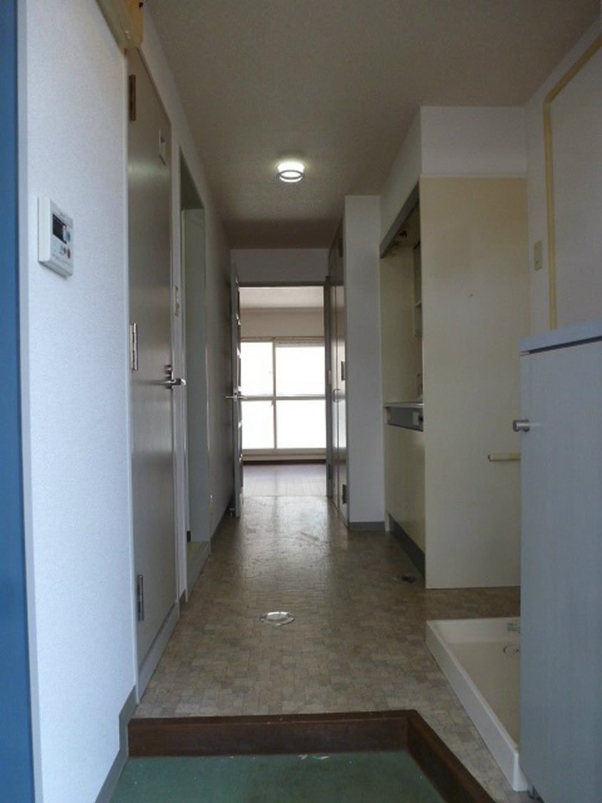 写真は105号室です。 プランタン若里I