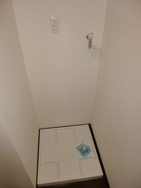 洗濯機置き場　　　※写真は5-C号室です。ご参考下さい。 ルミエールＭＫ