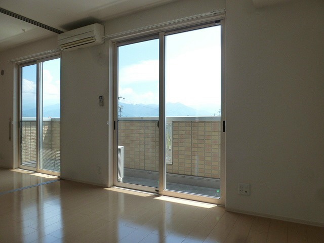 写真は301号室です（参考） フルール・ド・ルージュ