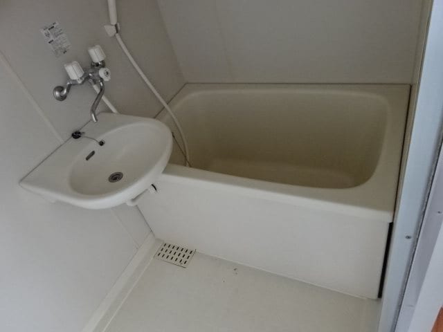 写真は103号室です（参考） プリオールＵ