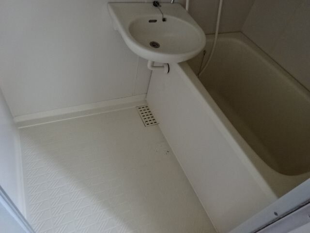 写真は103号室です（参考） プリオールＵ