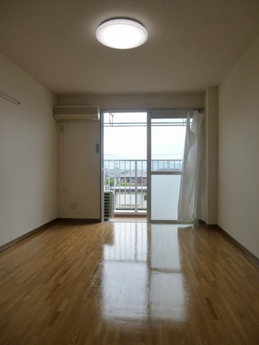 写真は別号室です。 スリーパーシモンズパレス