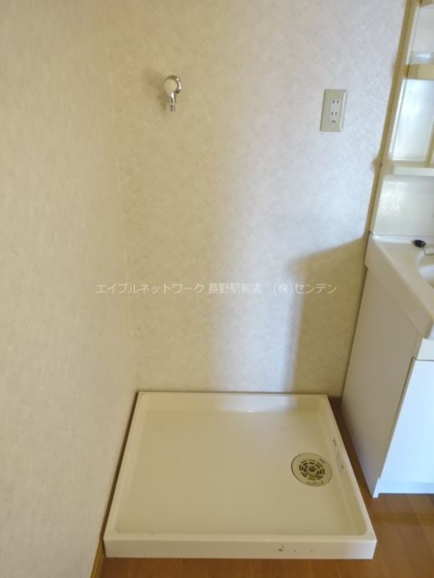 洗濯機設置スペース写真は301号室です（参考） ブレイン-ｍ