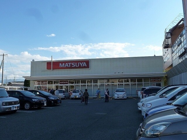 デリシア 三輪店(スーパー)まで1030m カレッジハイツ三輪