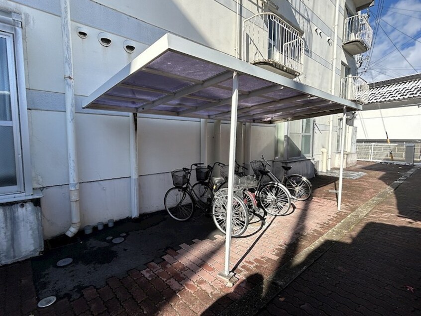 駐輪場 リブイン七瀬