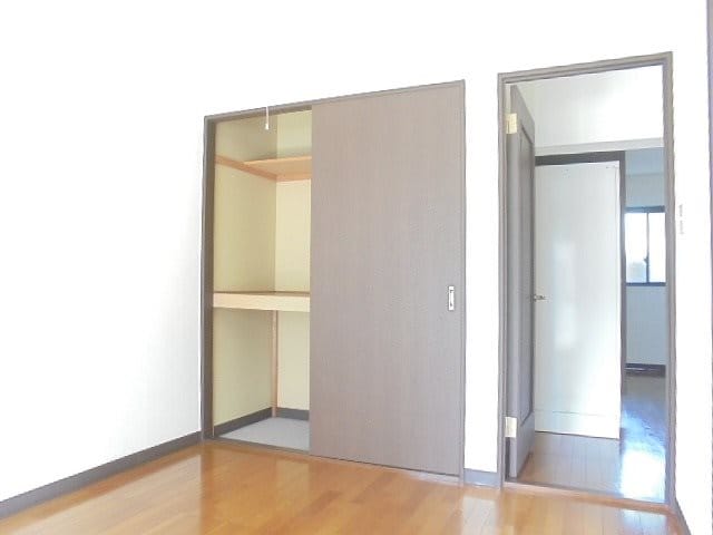  サンレジデンス大向