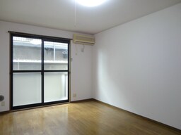 写真は202号室です