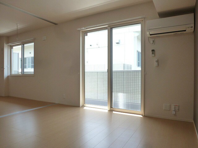 写真は203号室です。（参考） グレイスフル吉田