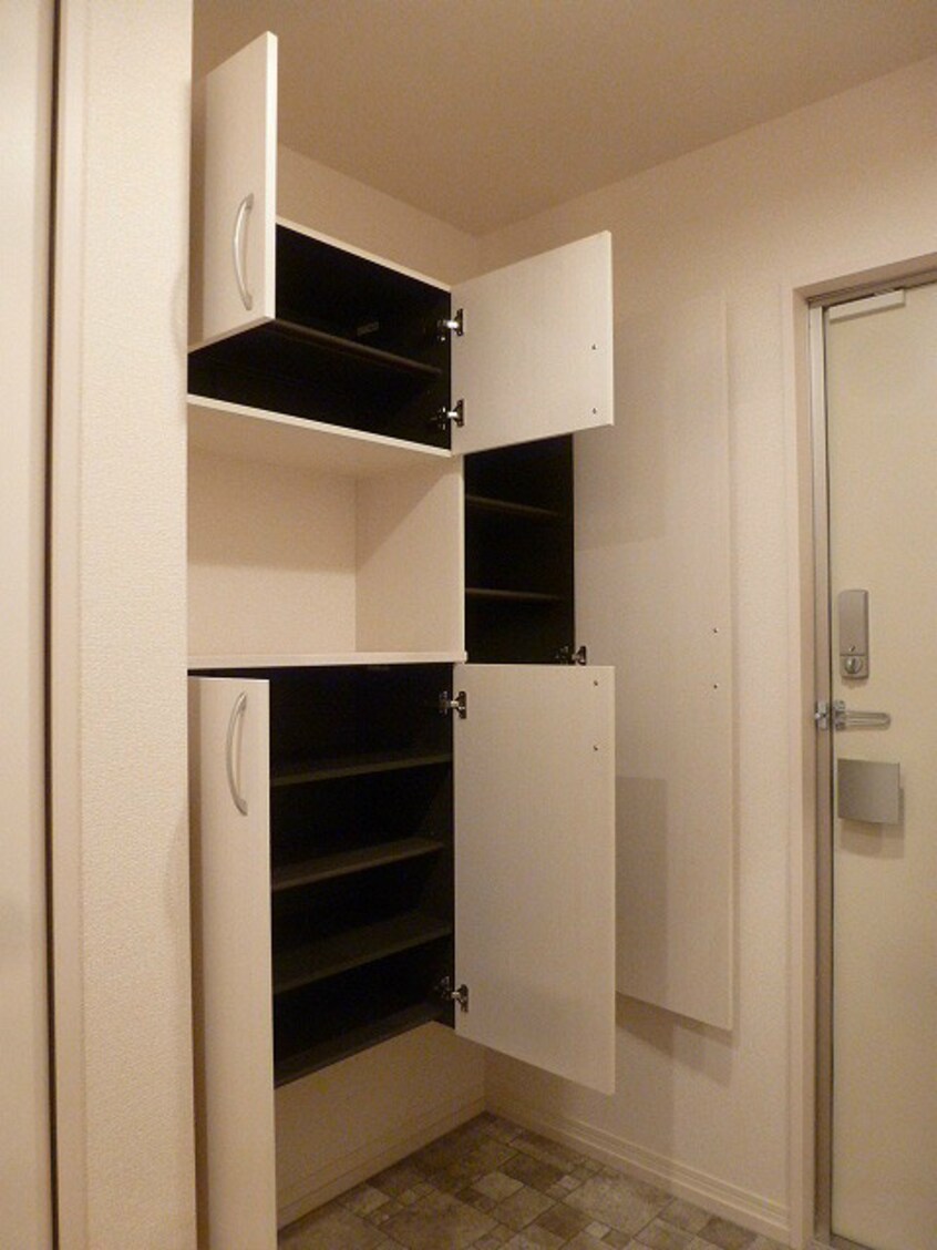 写真は203号室です。（参考） グレイスフル吉田