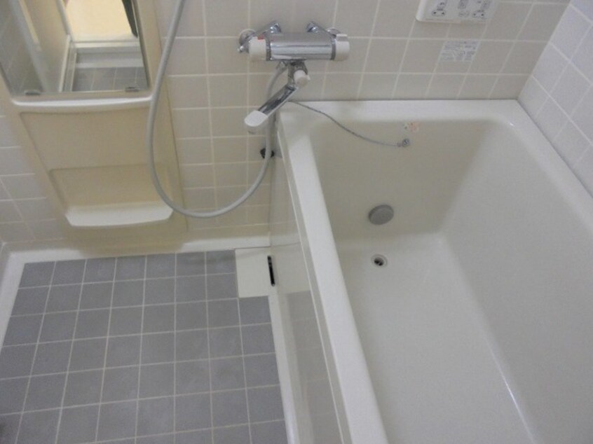 写真は303号室です（参考） ＮＥＷ　ＨＯＵＳＥ・とくなが