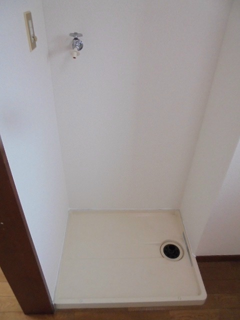 洗濯機置き場写真は101号室です（参考） 松岡ベース