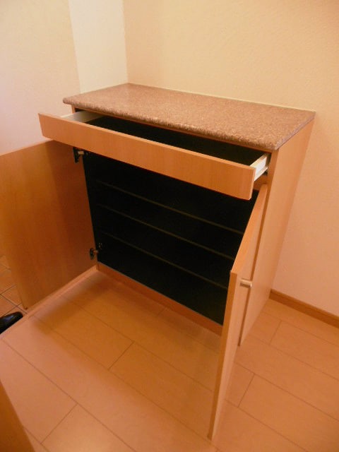 シューズボックス　　　※写真は別号室（反転）です。ご参考下さ ジューエル