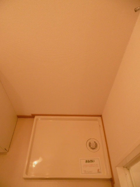 洗濯機置き場　　　※写真は別号室（反転）です。ご参考下さい。 ジューエル