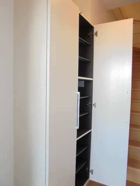 写真は201号室です。（参考） リリーハイツ富竹C