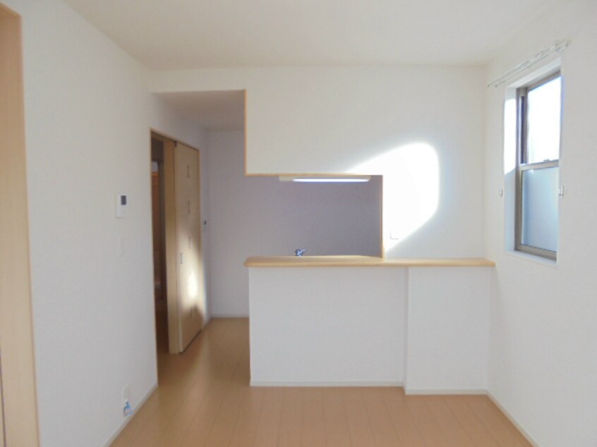 写真は201号室です。（参考） リリーハイツ富竹C