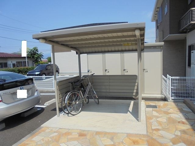  リリーハイツ富竹C