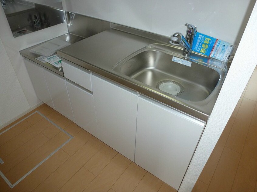 105号室のお部屋です タッセル