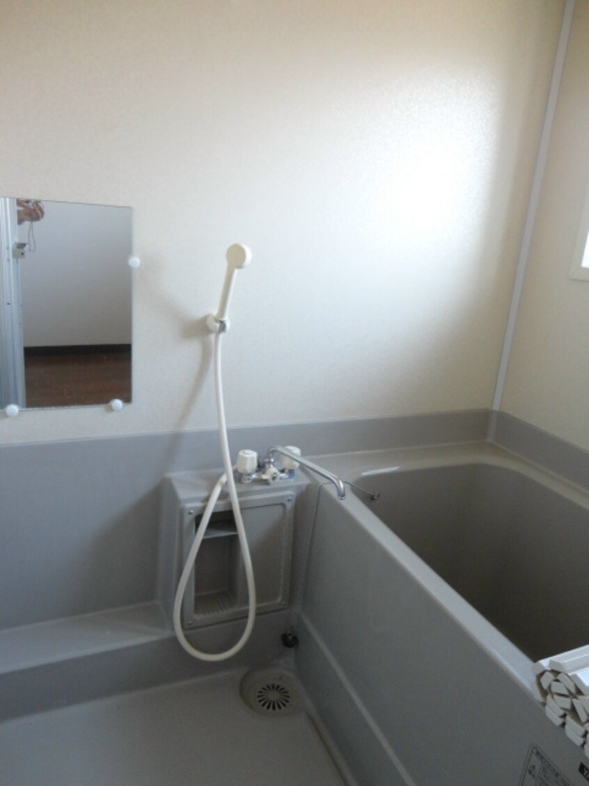 写真は202号室です（参考） コーポ小池II