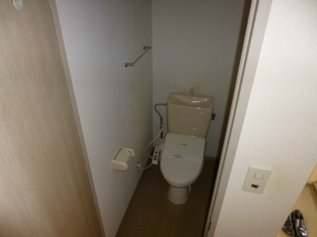 写真は102号室です（参考） ヴィラ岡村　西館