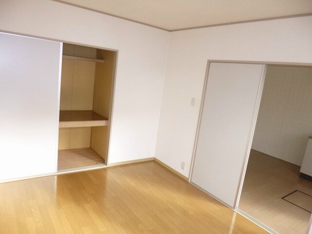 写真は102号室です（参考） ヴィラ岡村　西館