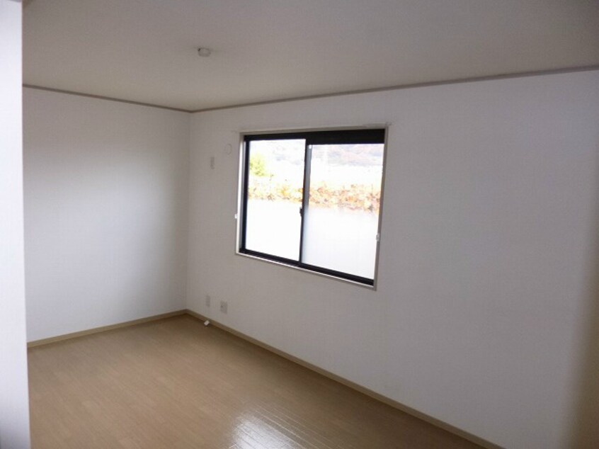 写真は102号室です（参考） ヴィラ岡村　西館