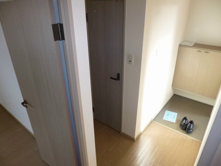 写真は102号室です（参考） ヴィラ岡村　西館