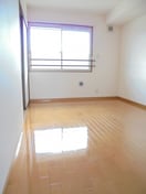 写真は303号室です（参考） ハイカムール・城