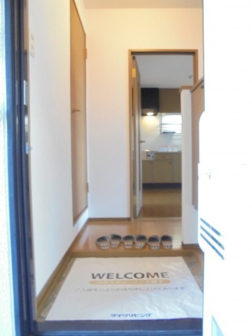 写真は303号室です（参考） ハイカムール・城