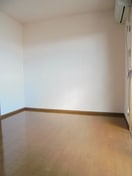 写真は303号室です（参考） ハイカムール・城