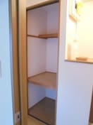 写真は303号室です（参考） ハイカムール・城