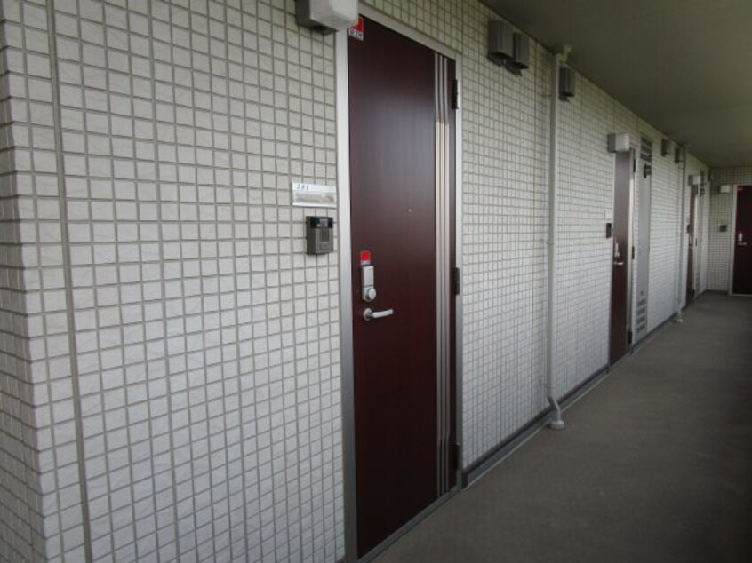 写真は201号室です（参考） フローラ稲葉