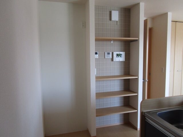 写真は201号室です（参考） フローラ稲葉