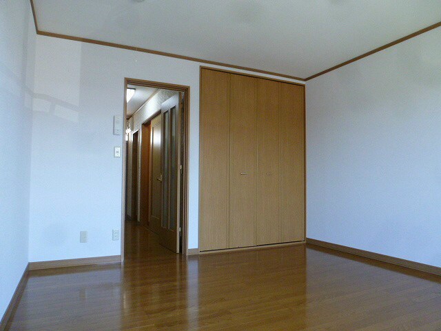 ※写真は205号室のお部屋です。 ディンプル島田