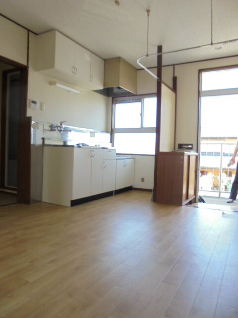 写真は205号室です（参考） エコーハイツ小林