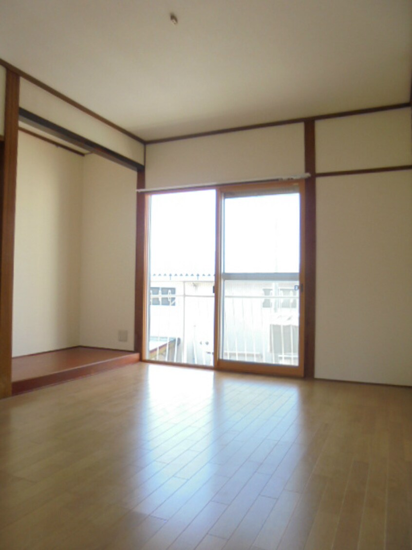 写真は205号室です（参考） エコーハイツ小林