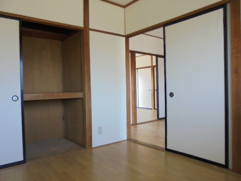 写真は205号室です（参考） エコーハイツ小林