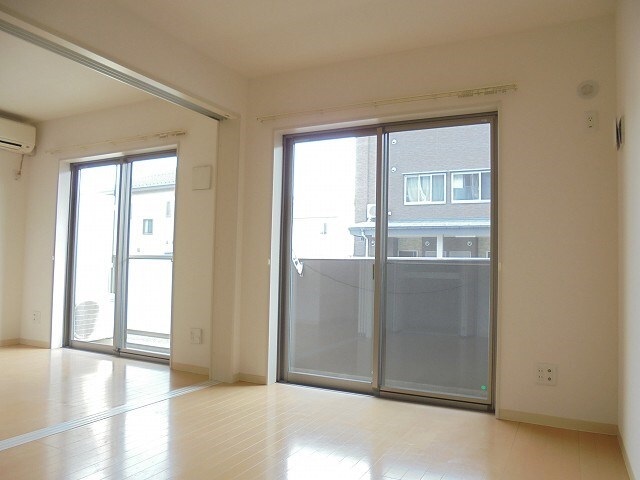 写真は101号室です（参考） プレセンテ