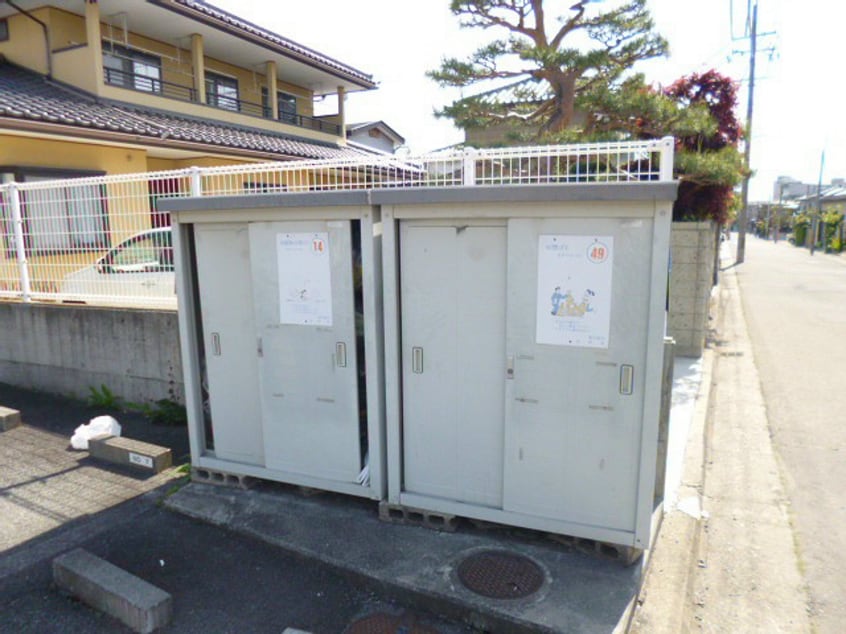 敷地内ｺﾞﾐ置き場 ハイツウエスタリア