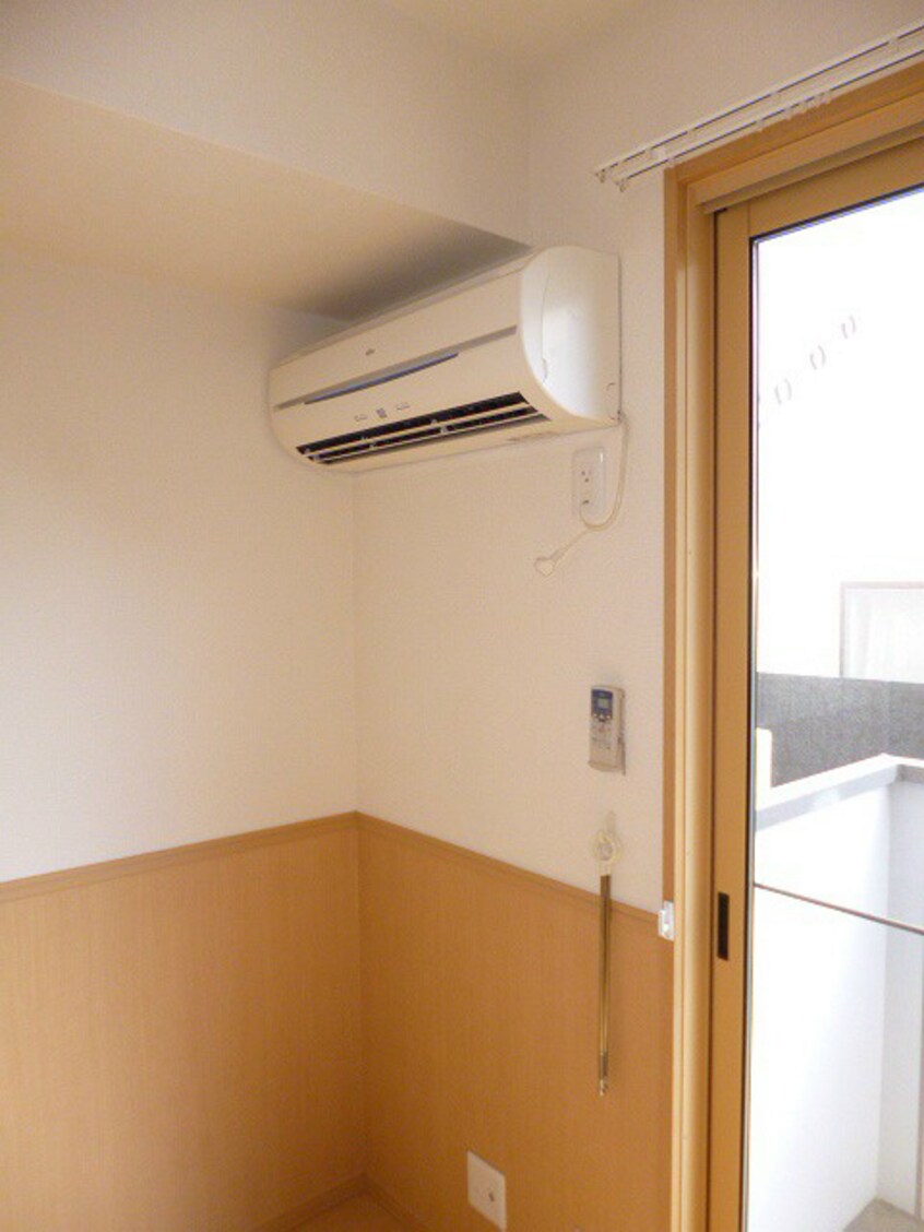 エアコン 写真は105号室です（参考） ベル・クレール吉田