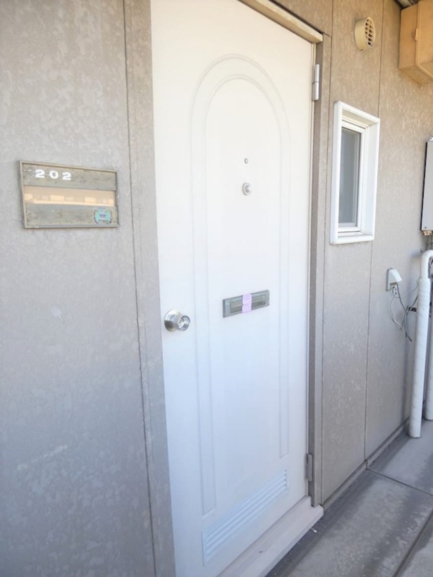 写真は202号室です。（参考） シャンブル花岡