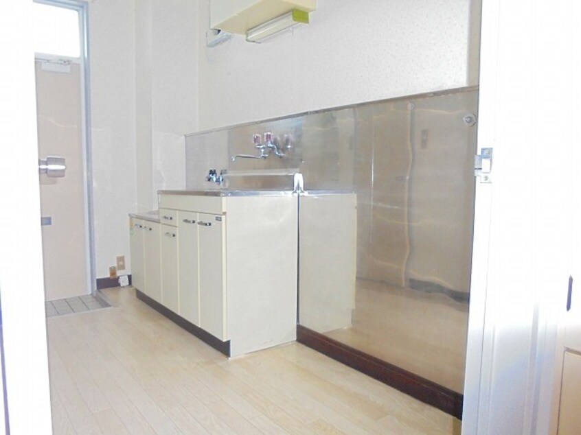 写真は305号室です コーポ・ビックウェイブＮ棟