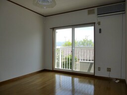 写真は203号室です