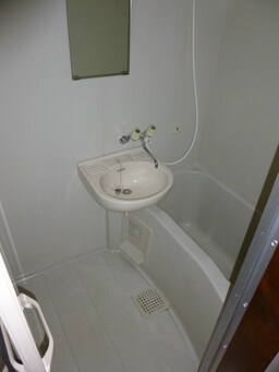 写真は203号室です