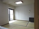 写真は203号室です。（参考） グランディオーゼナガノ