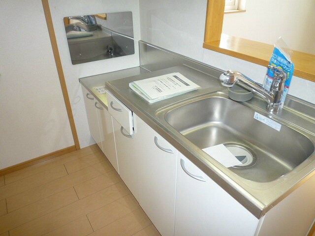 写真は201号室です パインヒルズ