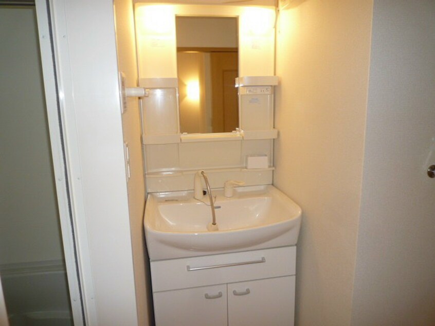 写真は201号室です パインヒルズ