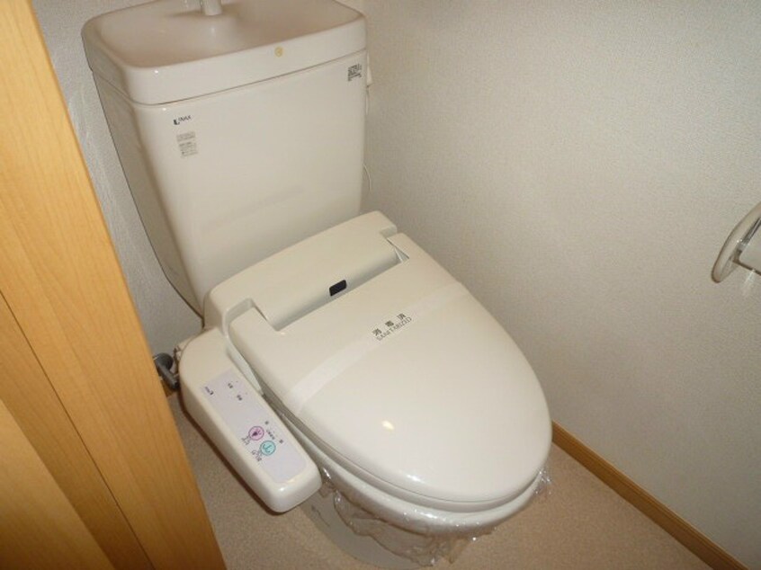 写真は201号室です パインヒルズ