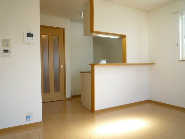 写真は201号室です パインヒルズ